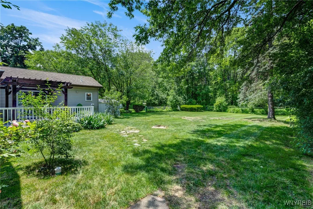 5092 Dana Drive, Lewiston, New York 14092, Lewiston, New York 14092, 3 Bedrooms Bedrooms, 9 Rooms Rooms,2 BathroomsBathrooms,Residential,For Sale,5092 Dana Drive, Lewiston, New York 14092,0,B1612798