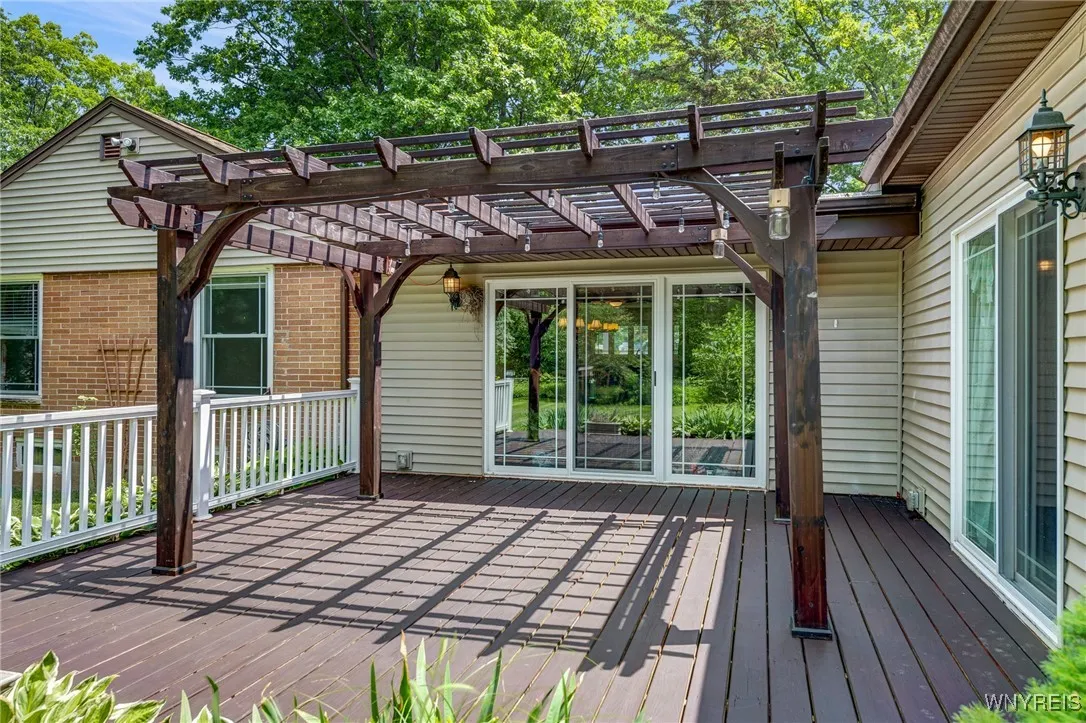 5092 Dana Drive, Lewiston, New York 14092, Lewiston, New York 14092, 3 Bedrooms Bedrooms, 9 Rooms Rooms,2 BathroomsBathrooms,Residential,For Sale,5092 Dana Drive, Lewiston, New York 14092,0,B1612798