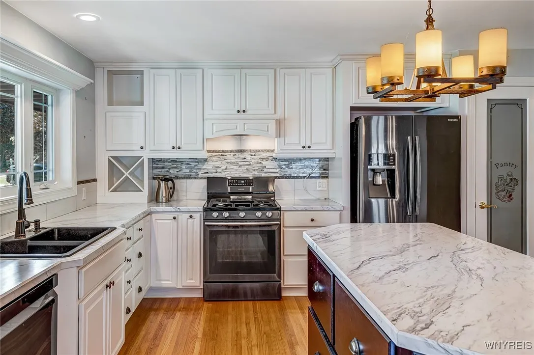5092 Dana Drive, Lewiston, New York 14092, Lewiston, New York 14092, 3 Bedrooms Bedrooms, 9 Rooms Rooms,2 BathroomsBathrooms,Residential,For Sale,5092 Dana Drive, Lewiston, New York 14092,0,B1612798