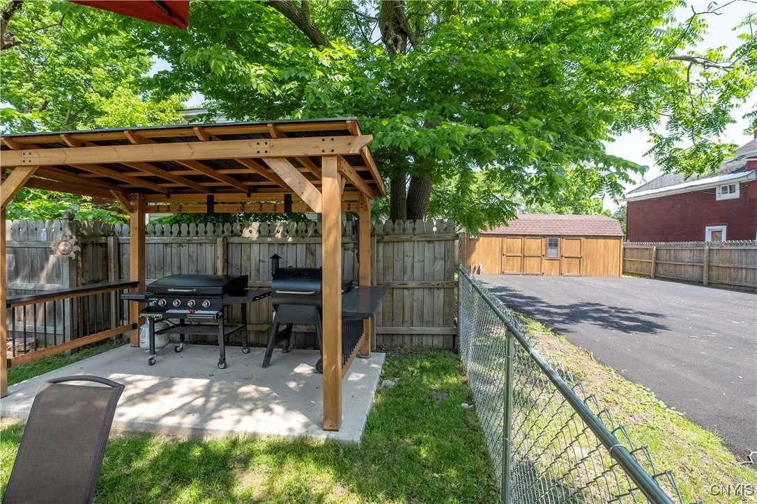 440 Gifford St, Syracuse, New York 13204, Syracuse, New York 13204, 3 Bedrooms Bedrooms, 6 Rooms Rooms,1 BathroomBathrooms,Residential,Closed,440 Gifford St, Syracuse, New York 13204,0,S1612663