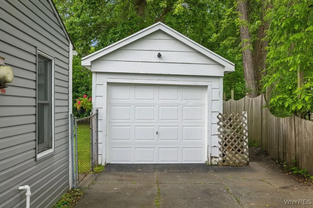 270 Koenig Road, Tonawanda-town, New York 14150, Tonawanda, New York 14150, 2 Bedrooms Bedrooms, 6 Rooms Rooms,1 BathroomBathrooms,Residential,Closed,270 Koenig Road, Tonawanda-town, New York 14150,B1612662