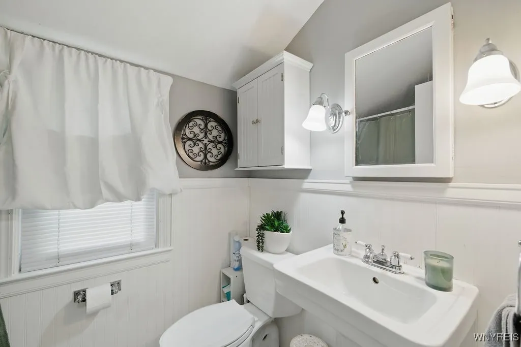270 Koenig Road, Tonawanda-town, New York 14150, Tonawanda, New York 14150, 2 Bedrooms Bedrooms, 6 Rooms Rooms,1 BathroomBathrooms,Residential,Closed,270 Koenig Road, Tonawanda-town, New York 14150,B1612662