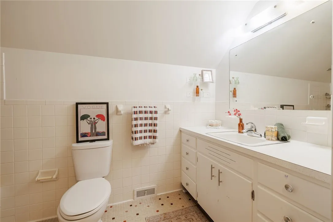 592 Hon Falls 5 Pts Road, Rush, New York 14472, Rush, New York 14472, 3 Bedrooms Bedrooms, 6 Rooms Rooms,1 BathroomBathrooms,Residential,Closed,592 Hon Falls 5 Pts Road, Rush, New York 14472,R1611554