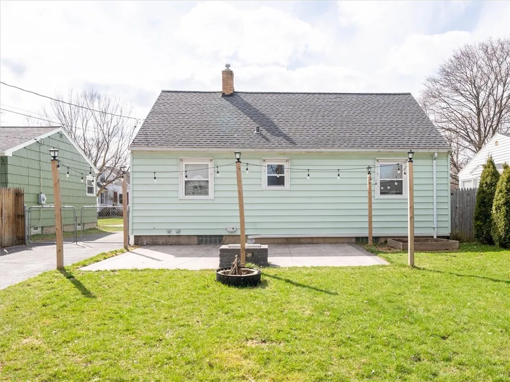 257 Longridge Avenue, Greece, New York 14616, Greece, New York 14616, 3 Bedrooms Bedrooms, 9 Rooms Rooms,1 BathroomBathrooms,Residential,Closed,257 Longridge Avenue, Greece, New York 14616,R1612523