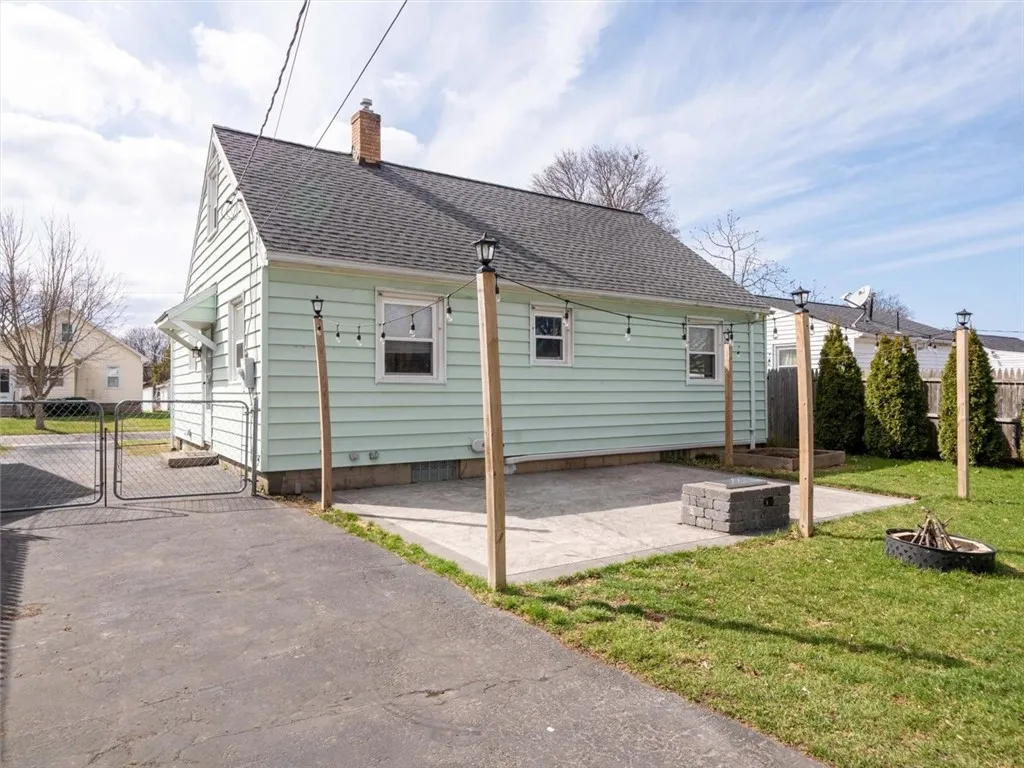 257 Longridge Avenue, Greece, New York 14616, Greece, New York 14616, 3 Bedrooms Bedrooms, 9 Rooms Rooms,1 BathroomBathrooms,Residential,Closed,257 Longridge Avenue, Greece, New York 14616,R1612523
