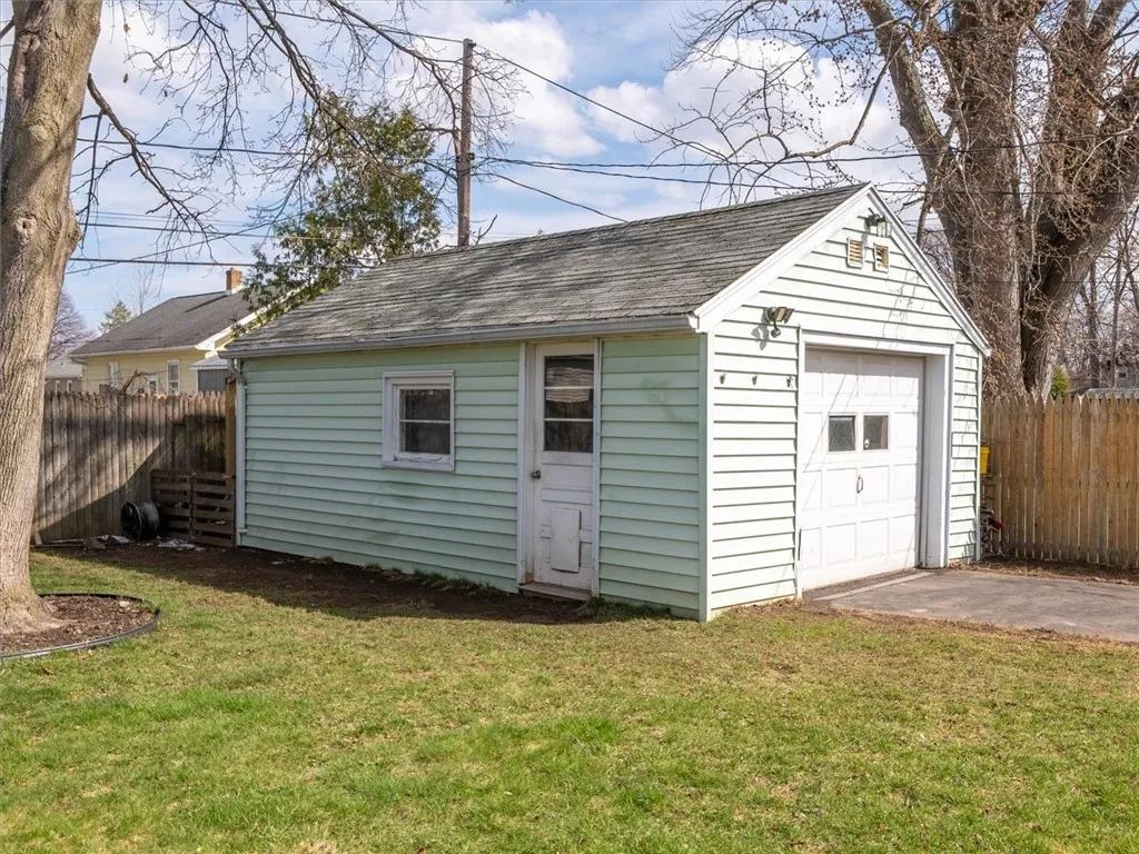 257 Longridge Avenue, Greece, New York 14616, Greece, New York 14616, 3 Bedrooms Bedrooms, 9 Rooms Rooms,1 BathroomBathrooms,Residential,Closed,257 Longridge Avenue, Greece, New York 14616,R1612523