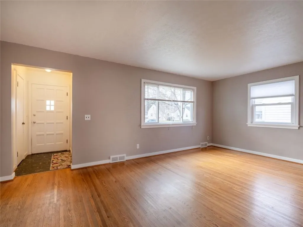 257 Longridge Avenue, Greece, New York 14616, Greece, New York 14616, 3 Bedrooms Bedrooms, 9 Rooms Rooms,1 BathroomBathrooms,Residential,Closed,257 Longridge Avenue, Greece, New York 14616,R1612523