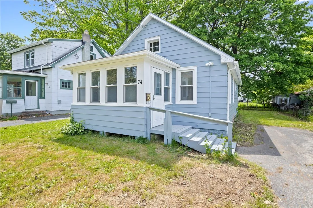 74 Clearview Road, Greece, New York 14616, Greece, New York 14616, 2 Bedrooms Bedrooms, 5 Rooms Rooms,1 BathroomBathrooms,Residential,For Sale,74 Clearview Road, Greece, New York 14616,R1612847
