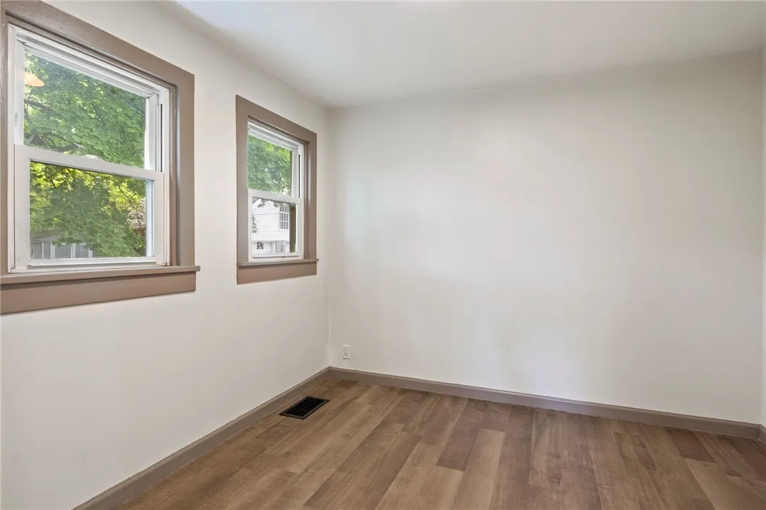 74 Clearview Road, Greece, New York 14616, Greece, New York 14616, 2 Bedrooms Bedrooms, 5 Rooms Rooms,1 BathroomBathrooms,Residential,For Sale,74 Clearview Road, Greece, New York 14616,R1612847