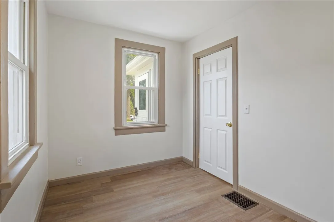 74 Clearview Road, Greece, New York 14616, Greece, New York 14616, 2 Bedrooms Bedrooms, 5 Rooms Rooms,1 BathroomBathrooms,Residential,For Sale,74 Clearview Road, Greece, New York 14616,R1612847