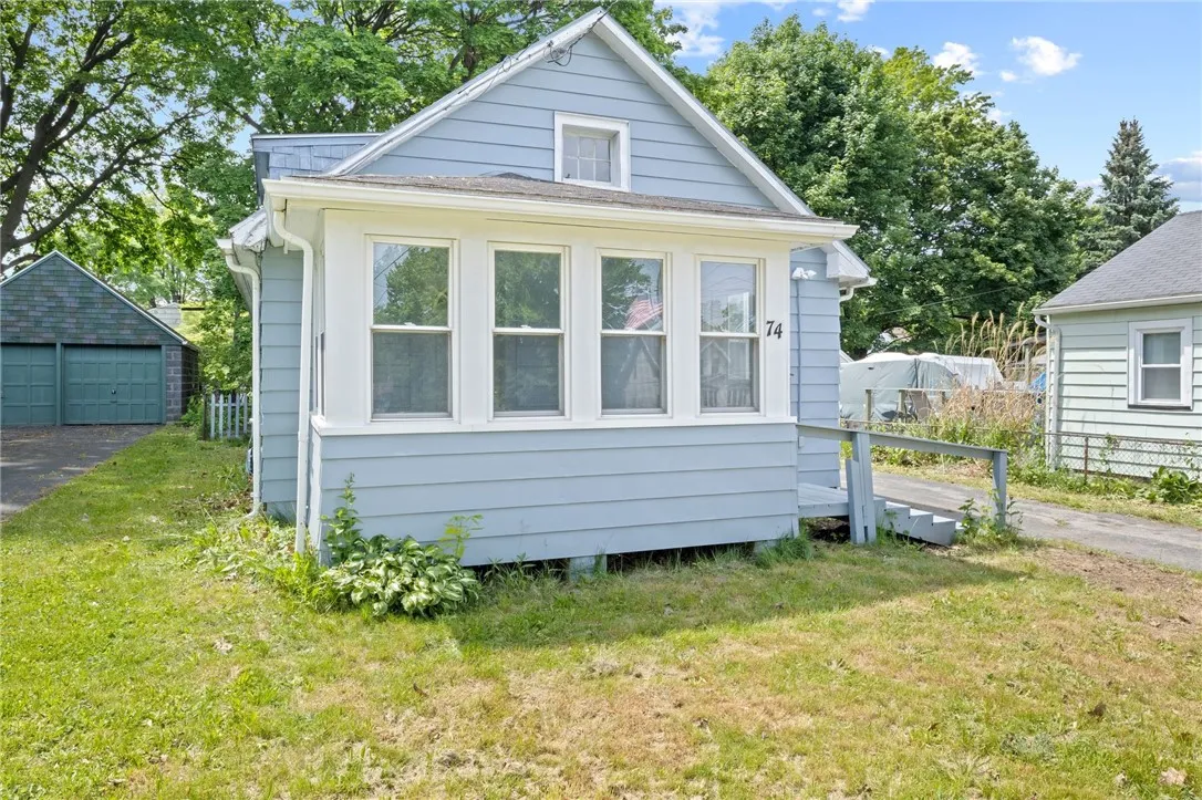 74 Clearview Road, Greece, New York 14616, Greece, New York 14616, 2 Bedrooms Bedrooms, 5 Rooms Rooms,1 BathroomBathrooms,Residential,For Sale,74 Clearview Road, Greece, New York 14616,R1612847