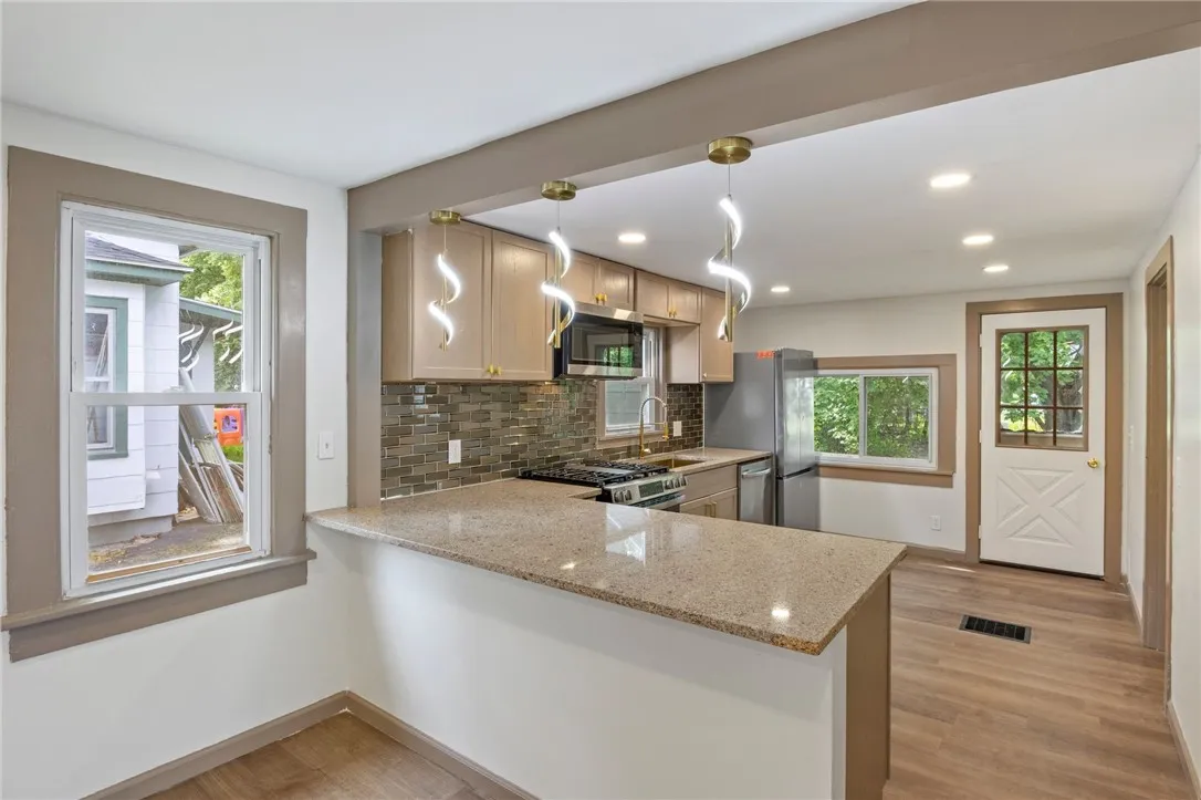 74 Clearview Road, Greece, New York 14616, Greece, New York 14616, 2 Bedrooms Bedrooms, 5 Rooms Rooms,1 BathroomBathrooms,Residential,For Sale,74 Clearview Road, Greece, New York 14616,R1612847