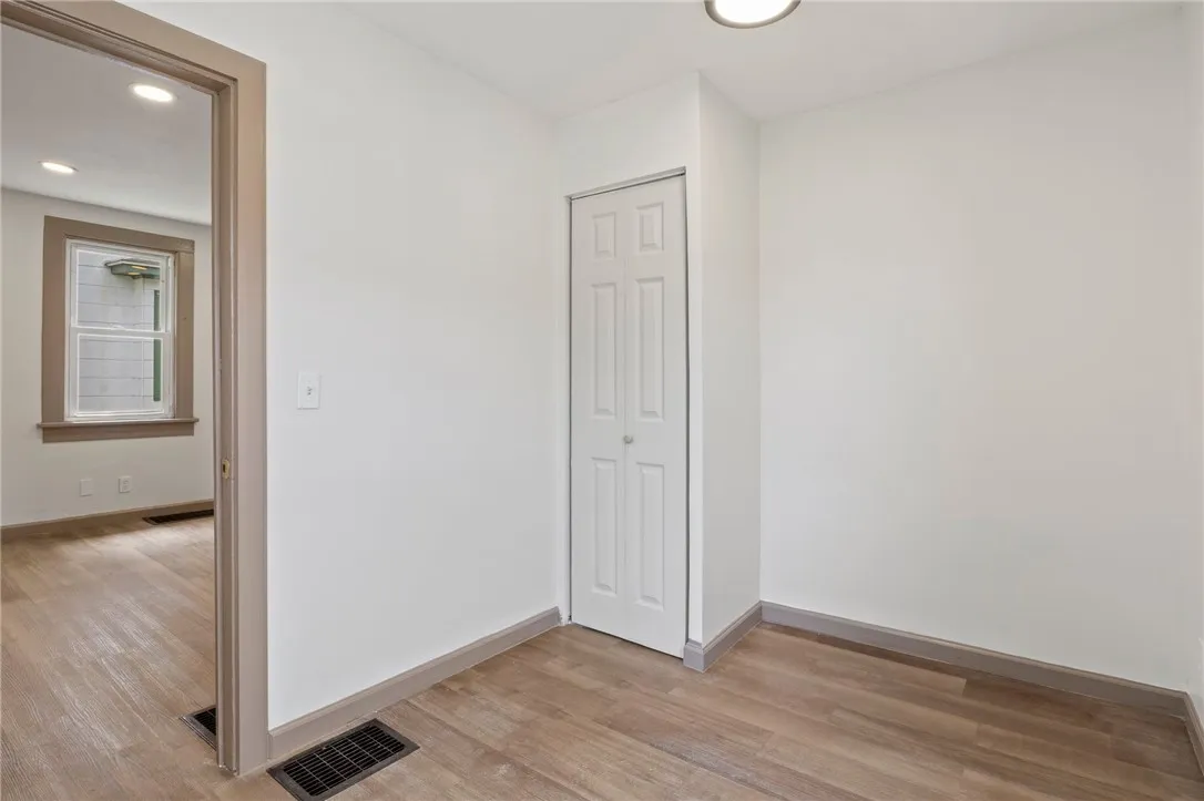 74 Clearview Road, Greece, New York 14616, Greece, New York 14616, 2 Bedrooms Bedrooms, 5 Rooms Rooms,1 BathroomBathrooms,Residential,For Sale,74 Clearview Road, Greece, New York 14616,R1612847