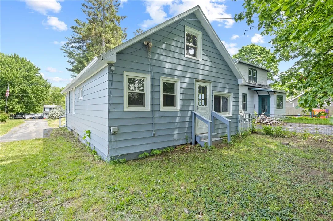 74 Clearview Road, Greece, New York 14616, Greece, New York 14616, 2 Bedrooms Bedrooms, 5 Rooms Rooms,1 BathroomBathrooms,Residential,For Sale,74 Clearview Road, Greece, New York 14616,R1612847
