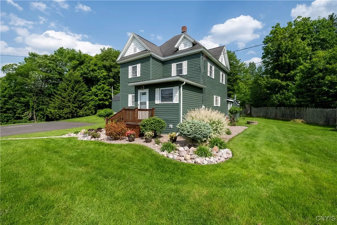 1279 State Route 104, Albion, New York 13302, Albion, New York 13302, 4 Bedrooms Bedrooms, 8 Rooms Rooms,1 BathroomBathrooms,Residential,Closed,1279 State Route 104, Albion, New York 13302,S1612734