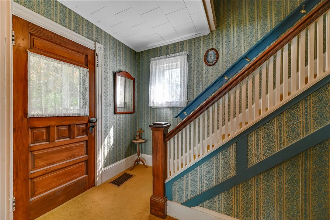45 Perry Place, Canandaigua-city, New York 14424, Canandaigua City, New York 14424, 3 Bedrooms Bedrooms, 8 Rooms Rooms,1 BathroomBathrooms,Residential,Closed,45 Perry Place, Canandaigua-city, New York 14424,0,R1612163
