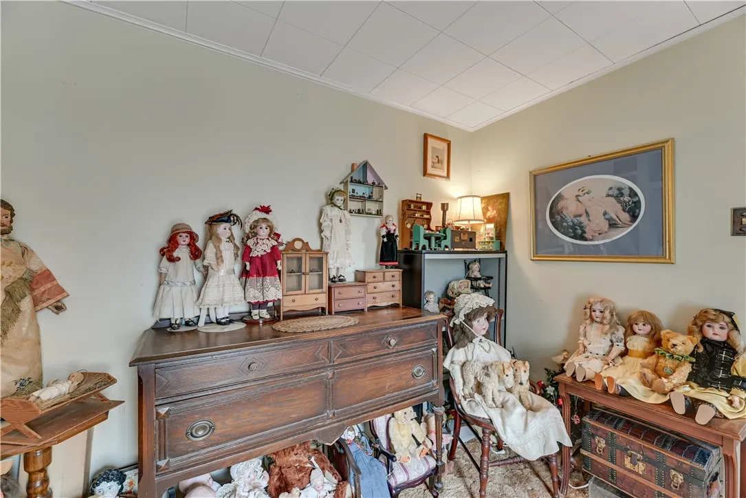 45 Perry Place, Canandaigua-city, New York 14424, Canandaigua City, New York 14424, 3 Bedrooms Bedrooms, 8 Rooms Rooms,1 BathroomBathrooms,Residential,Closed,45 Perry Place, Canandaigua-city, New York 14424,0,R1612163