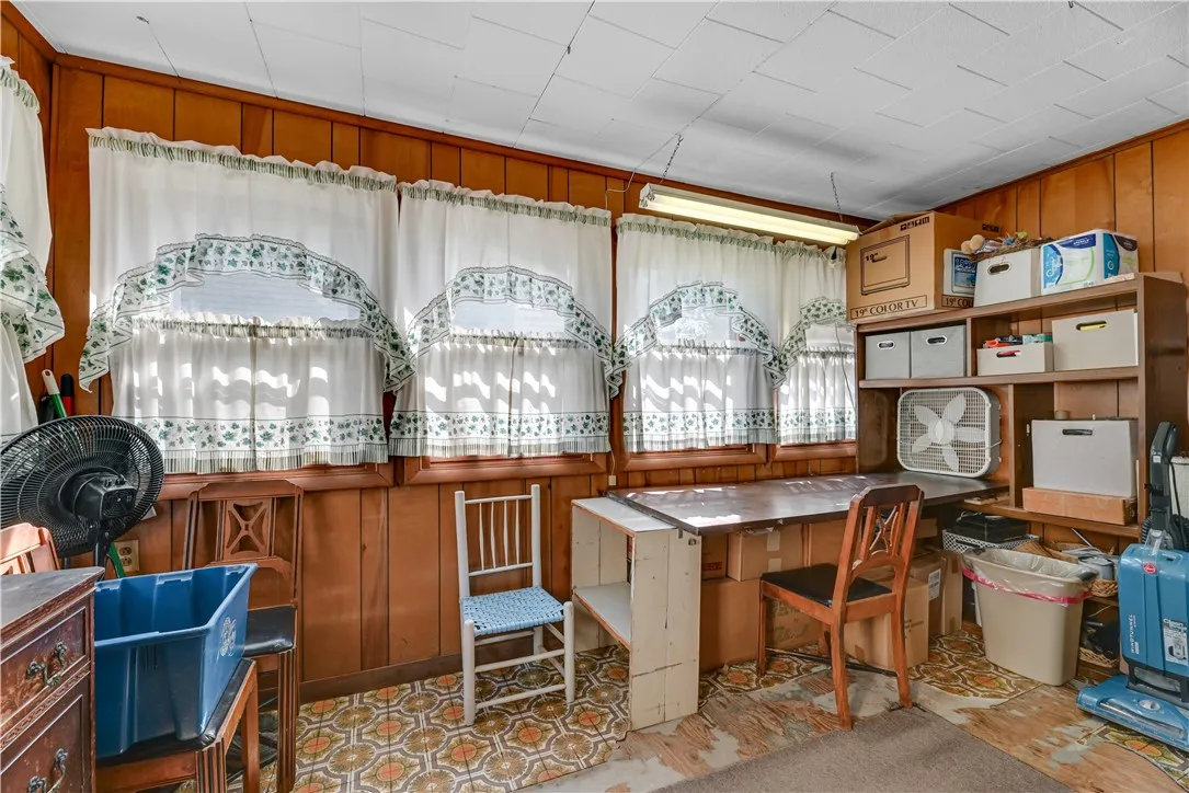 45 Perry Place, Canandaigua-city, New York 14424, Canandaigua City, New York 14424, 3 Bedrooms Bedrooms, 8 Rooms Rooms,1 BathroomBathrooms,Residential,Closed,45 Perry Place, Canandaigua-city, New York 14424,0,R1612163