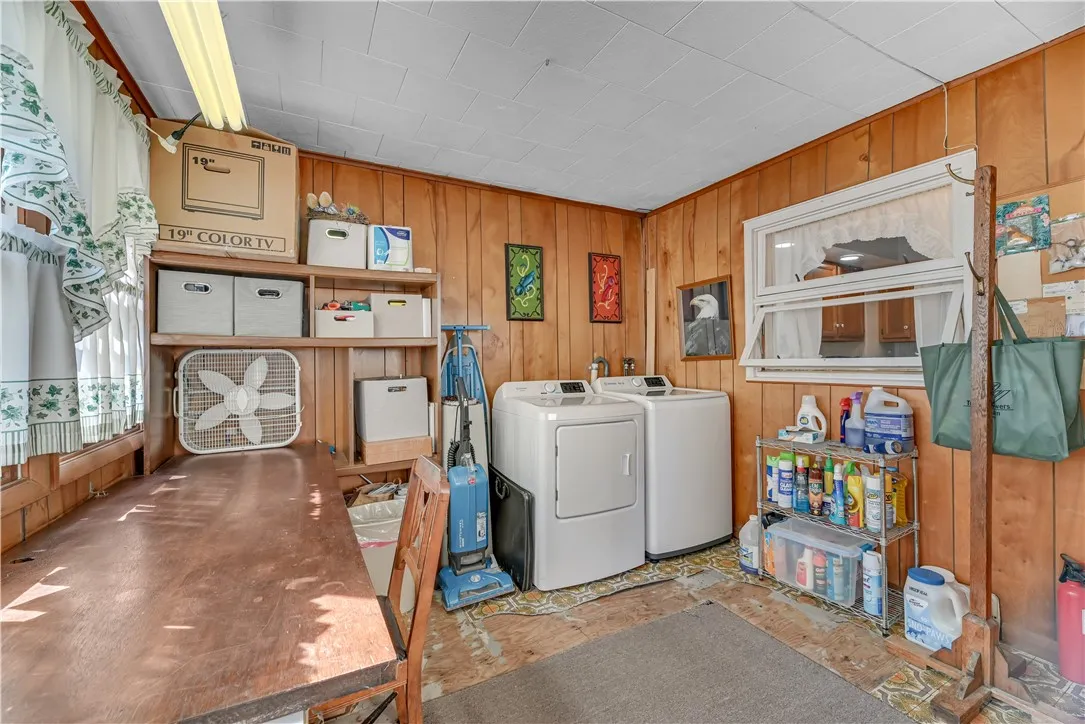 45 Perry Place, Canandaigua-city, New York 14424, Canandaigua City, New York 14424, 3 Bedrooms Bedrooms, 8 Rooms Rooms,1 BathroomBathrooms,Residential,Closed,45 Perry Place, Canandaigua-city, New York 14424,0,R1612163