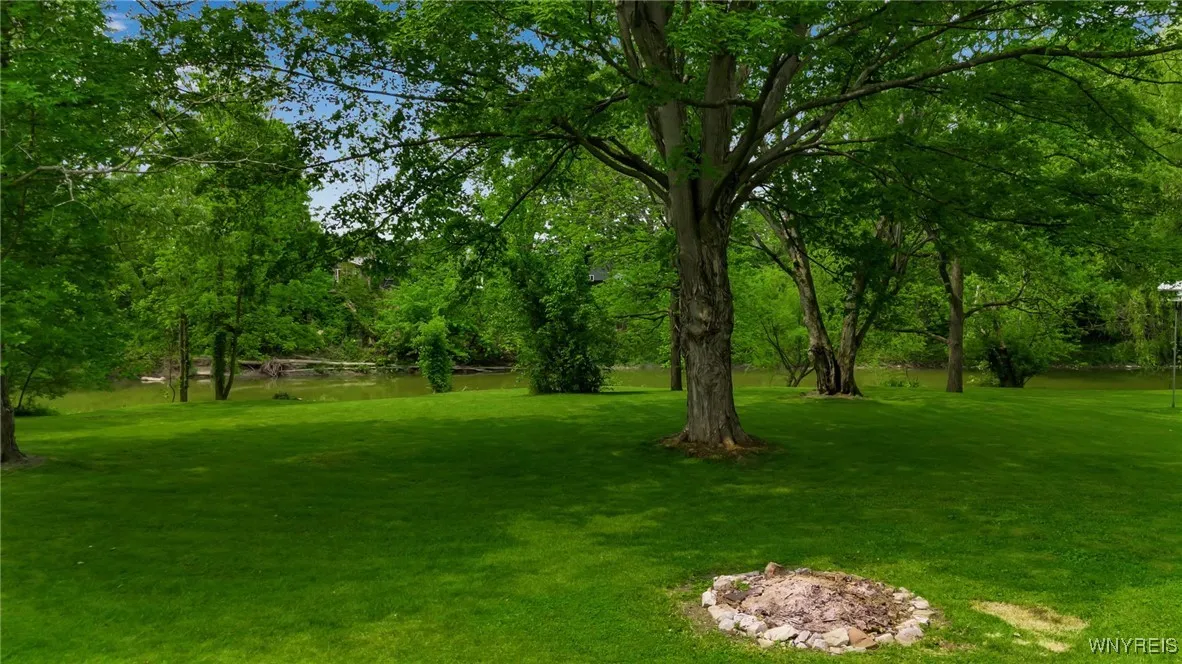 7228 Rapids Road, Lockport-town, New York 14094, Lockport Town, New York 14094, 2 Bedrooms Bedrooms, 7 Rooms Rooms,1 BathroomBathrooms,Residential,Closed,7228 Rapids Road, Lockport-town, New York 14094,0,B1612260