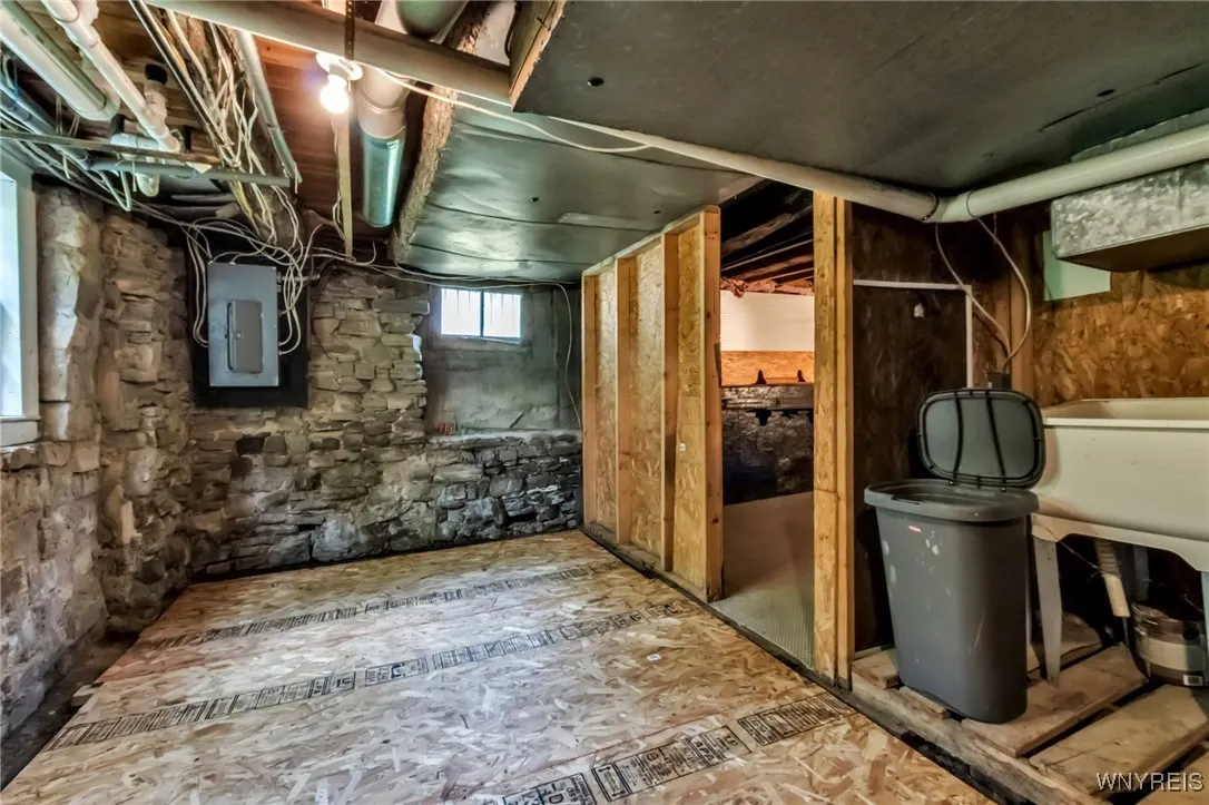 7228 Rapids Road, Lockport-town, New York 14094, Lockport Town, New York 14094, 2 Bedrooms Bedrooms, 7 Rooms Rooms,1 BathroomBathrooms,Residential,Closed,7228 Rapids Road, Lockport-town, New York 14094,0,B1612260