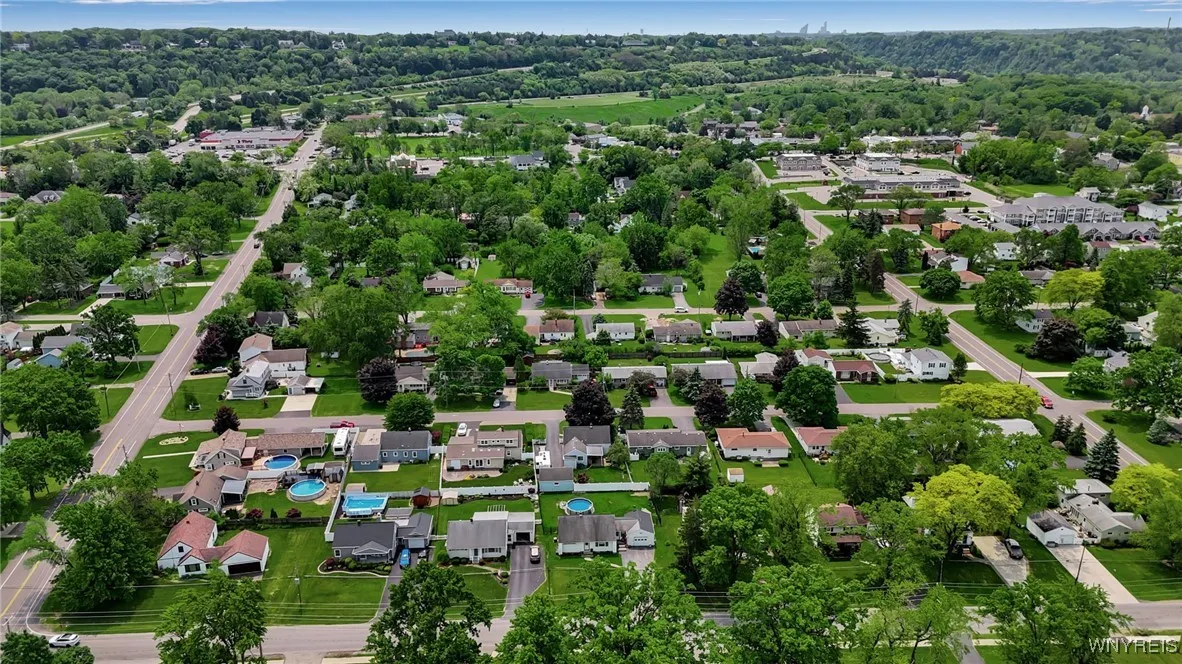 850 Page Avenue, Lewiston, New York 14092, Lewiston, New York 14092, 4 Bedrooms Bedrooms, 9 Rooms Rooms,1 BathroomBathrooms,Residential,Closed,850 Page Avenue, Lewiston, New York 14092,0,B1612421