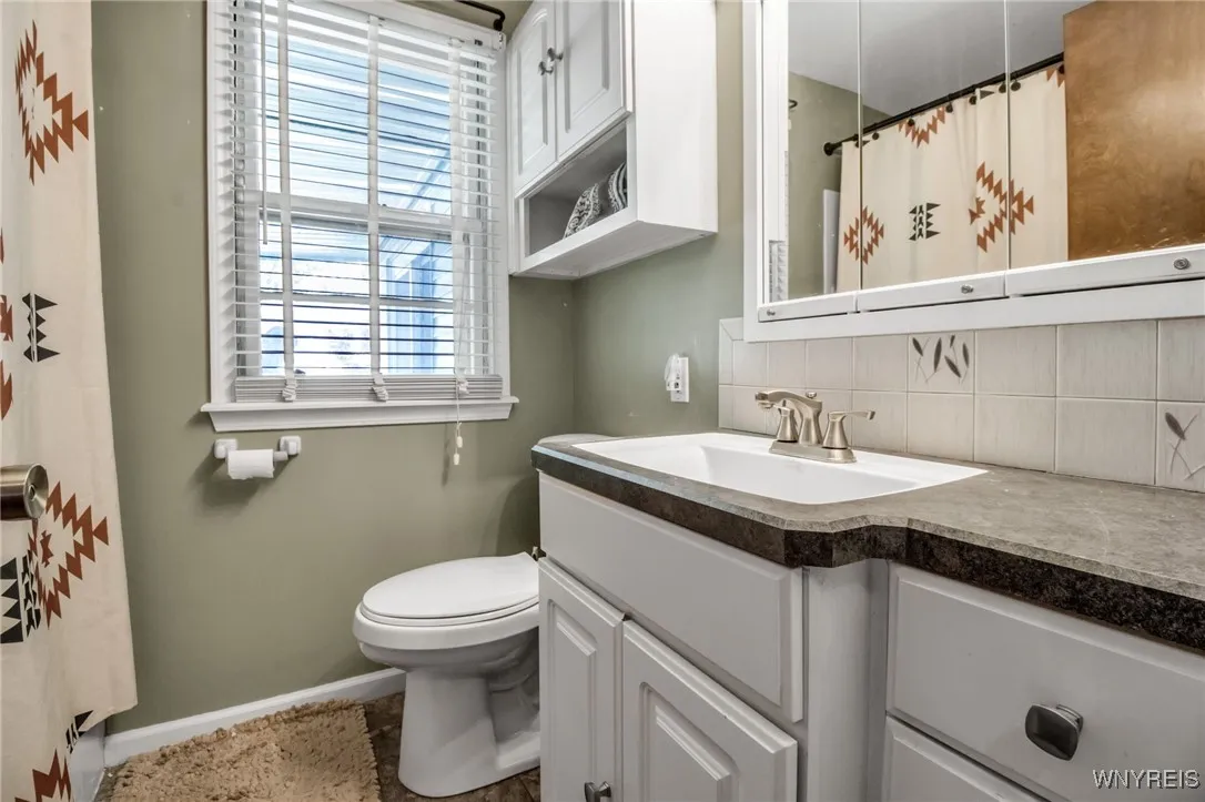 850 Page Avenue, Lewiston, New York 14092, Lewiston, New York 14092, 4 Bedrooms Bedrooms, 9 Rooms Rooms,1 BathroomBathrooms,Residential,Closed,850 Page Avenue, Lewiston, New York 14092,0,B1612421