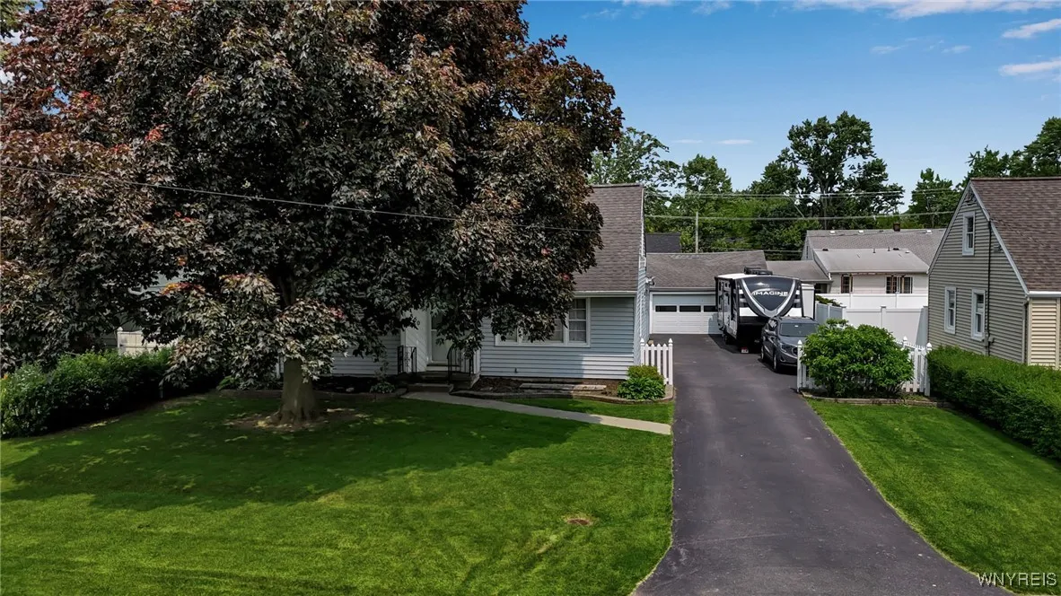 850 Page Avenue, Lewiston, New York 14092, Lewiston, New York 14092, 4 Bedrooms Bedrooms, 9 Rooms Rooms,1 BathroomBathrooms,Residential,Closed,850 Page Avenue, Lewiston, New York 14092,0,B1612421