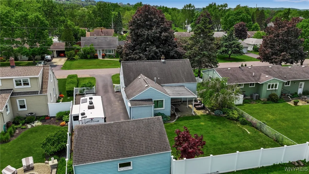 850 Page Avenue, Lewiston, New York 14092, Lewiston, New York 14092, 4 Bedrooms Bedrooms, 9 Rooms Rooms,1 BathroomBathrooms,Residential,Closed,850 Page Avenue, Lewiston, New York 14092,0,B1612421