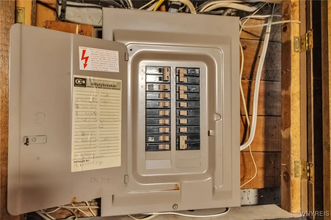 850 Page Avenue, Lewiston, New York 14092, Lewiston, New York 14092, 4 Bedrooms Bedrooms, 9 Rooms Rooms,1 BathroomBathrooms,Residential,Closed,850 Page Avenue, Lewiston, New York 14092,0,B1612421