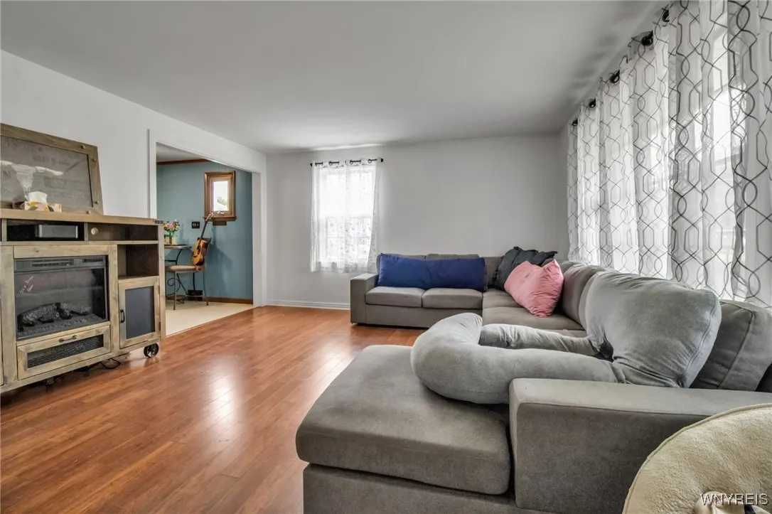 850 Page Avenue, Lewiston, New York 14092, Lewiston, New York 14092, 4 Bedrooms Bedrooms, 9 Rooms Rooms,1 BathroomBathrooms,Residential,Closed,850 Page Avenue, Lewiston, New York 14092,0,B1612421