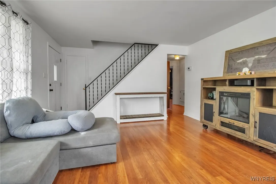 850 Page Avenue, Lewiston, New York 14092, Lewiston, New York 14092, 4 Bedrooms Bedrooms, 9 Rooms Rooms,1 BathroomBathrooms,Residential,Closed,850 Page Avenue, Lewiston, New York 14092,0,B1612421