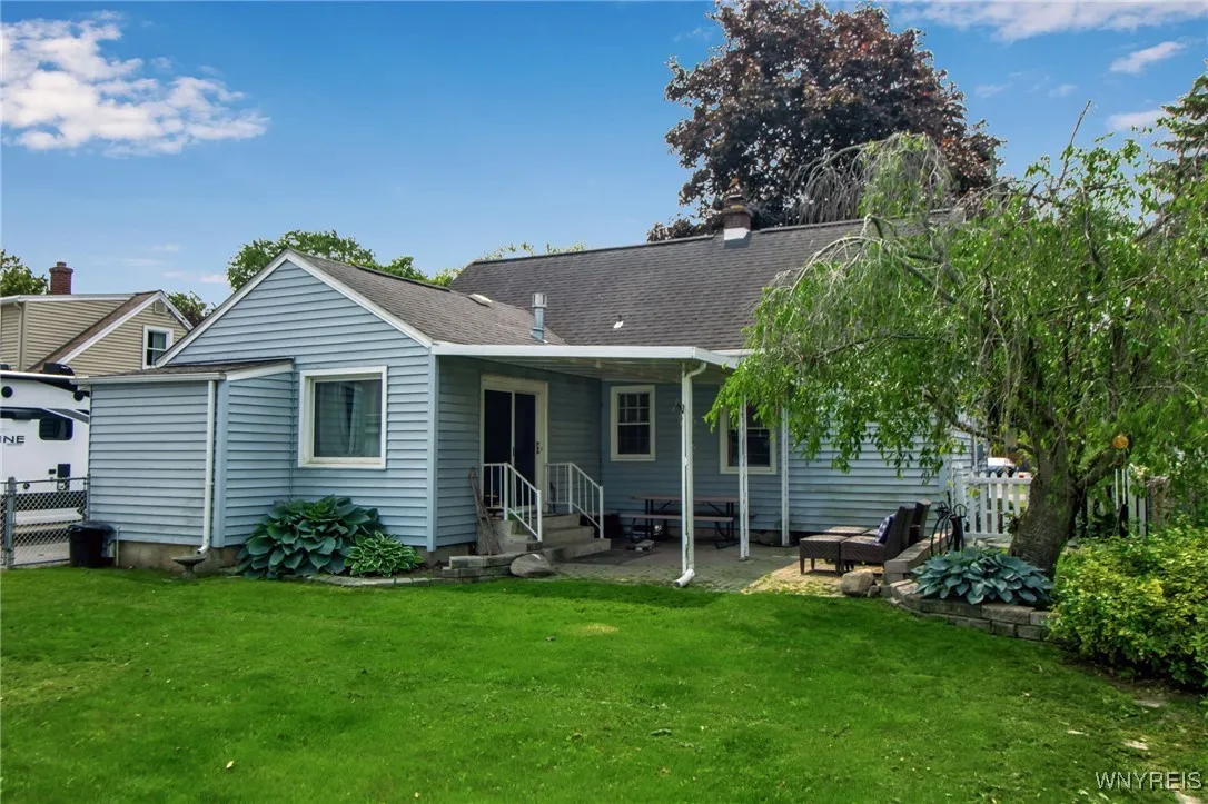 850 Page Avenue, Lewiston, New York 14092, Lewiston, New York 14092, 4 Bedrooms Bedrooms, 9 Rooms Rooms,1 BathroomBathrooms,Residential,Closed,850 Page Avenue, Lewiston, New York 14092,0,B1612421