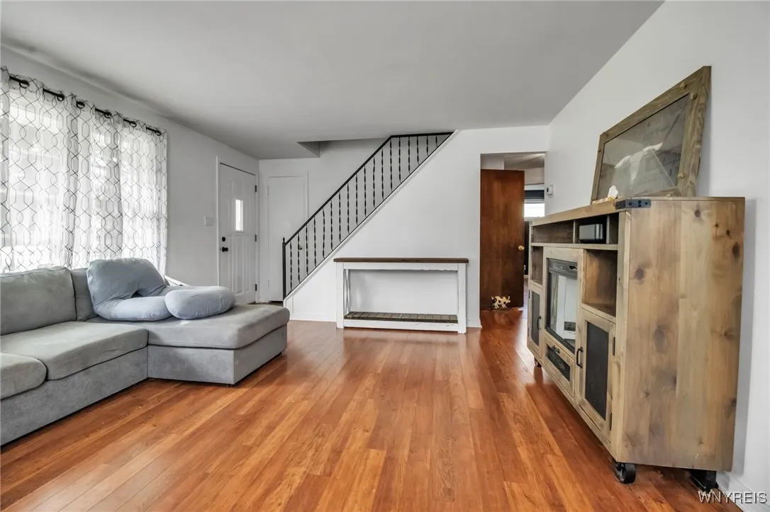 850 Page Avenue, Lewiston, New York 14092, Lewiston, New York 14092, 4 Bedrooms Bedrooms, 9 Rooms Rooms,1 BathroomBathrooms,Residential,Closed,850 Page Avenue, Lewiston, New York 14092,0,B1612421