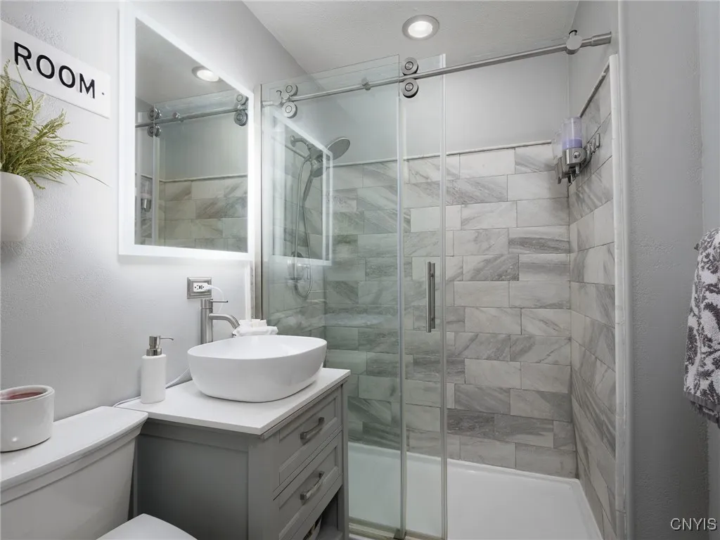 22415 Riverbend Drive East, Le Ray, New York 13601, Le Ray, New York 13601, 3 Bedrooms Bedrooms, 11 Rooms Rooms,3 BathroomsBathrooms,Residential,Closed,22415 Riverbend Drive East, Le Ray, New York 13601,0,S1612572