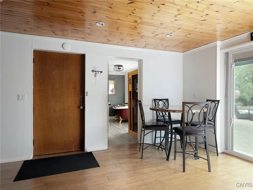 22415 Riverbend Drive East, Le Ray, New York 13601, Le Ray, New York 13601, 3 Bedrooms Bedrooms, 11 Rooms Rooms,3 BathroomsBathrooms,Residential,Closed,22415 Riverbend Drive East, Le Ray, New York 13601,0,S1612572