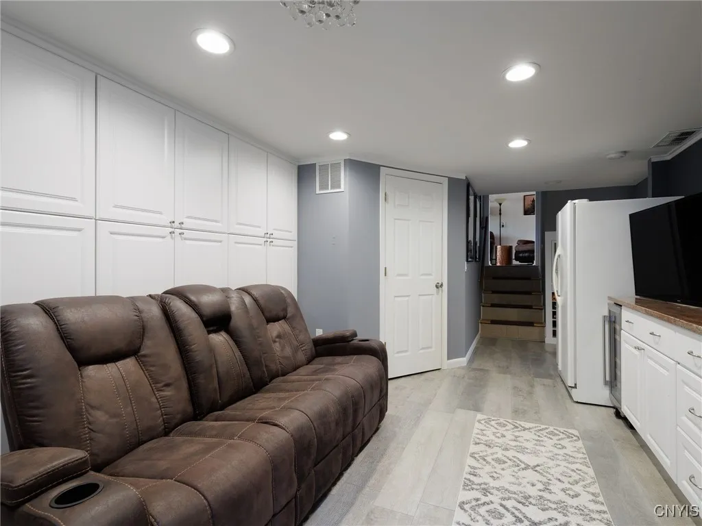 22415 Riverbend Drive East, Le Ray, New York 13601, Le Ray, New York 13601, 3 Bedrooms Bedrooms, 11 Rooms Rooms,3 BathroomsBathrooms,Residential,Closed,22415 Riverbend Drive East, Le Ray, New York 13601,0,S1612572