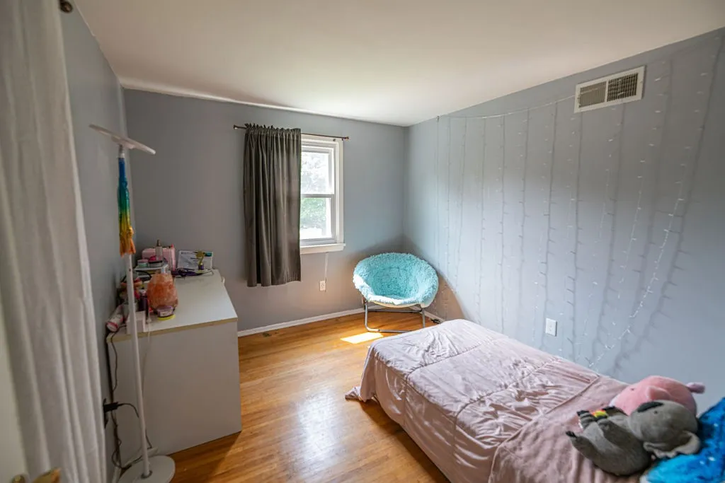 2nd bedroom