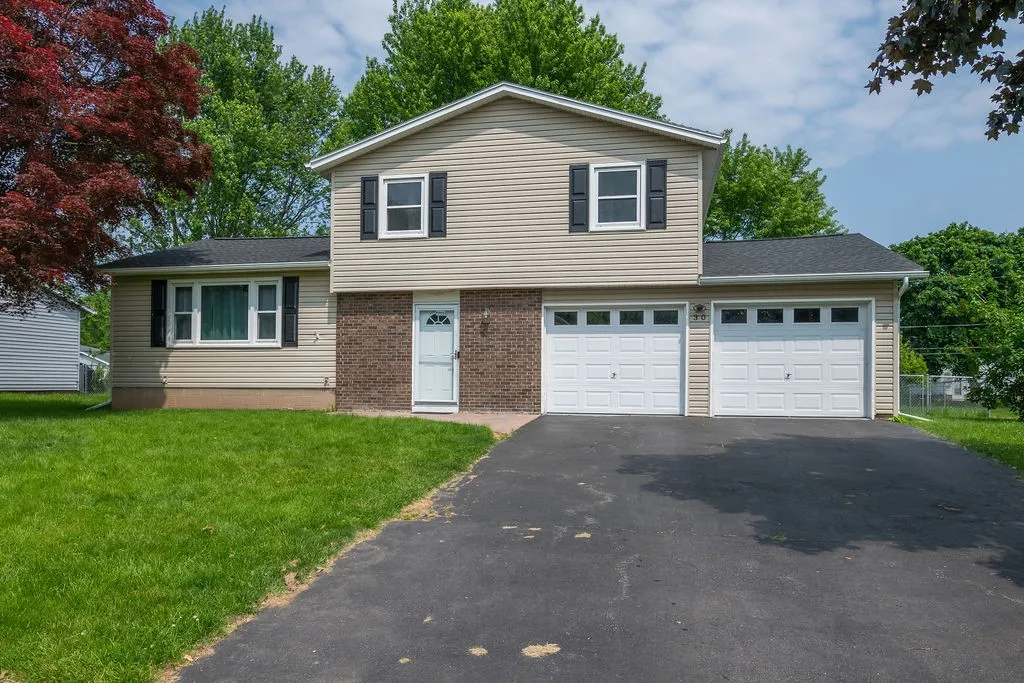 30 Bambi Lane, Gates, New York 14624, Gates, New York 14624, 3 Bedrooms Bedrooms, 6 Rooms Rooms,1 BathroomBathrooms,Residential,Closed,30 Bambi Lane, Gates, New York 14624,R1612721
