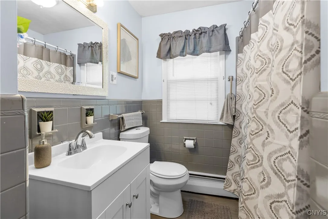 213 Washington Drive, New Hartford, New York 13413, New Hartford, New York 13413, 4 Bedrooms Bedrooms, 6 Rooms Rooms,2 BathroomsBathrooms,Residential,Closed,213 Washington Drive, New Hartford, New York 13413,S1610469