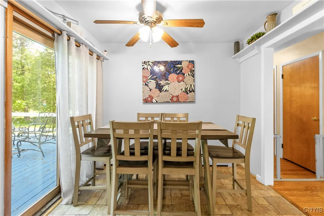 213 Washington Drive, New Hartford, New York 13413, New Hartford, New York 13413, 4 Bedrooms Bedrooms, 6 Rooms Rooms,2 BathroomsBathrooms,Residential,Closed,213 Washington Drive, New Hartford, New York 13413,S1610469