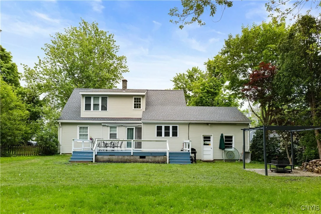 213 Washington Drive, New Hartford, New York 13413, New Hartford, New York 13413, 4 Bedrooms Bedrooms, 6 Rooms Rooms,2 BathroomsBathrooms,Residential,Closed,213 Washington Drive, New Hartford, New York 13413,S1610469