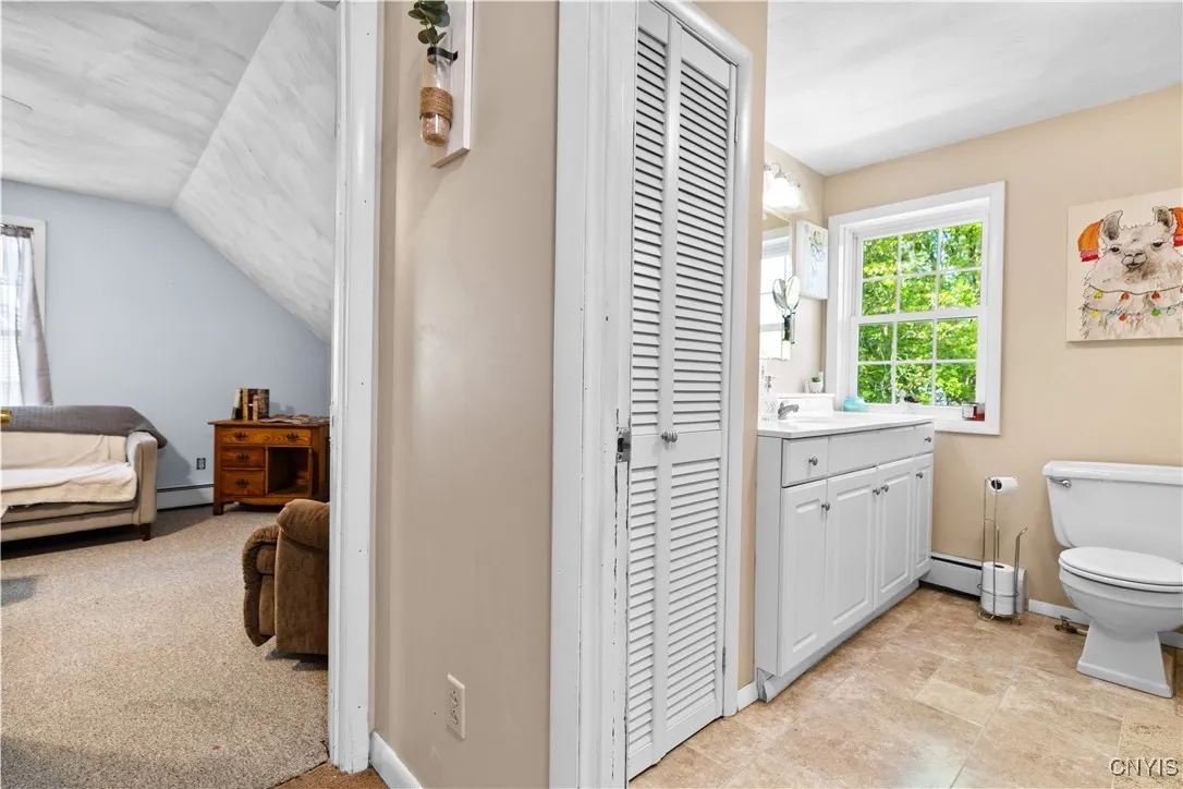 213 Washington Drive, New Hartford, New York 13413, New Hartford, New York 13413, 4 Bedrooms Bedrooms, 6 Rooms Rooms,2 BathroomsBathrooms,Residential,Closed,213 Washington Drive, New Hartford, New York 13413,S1610469