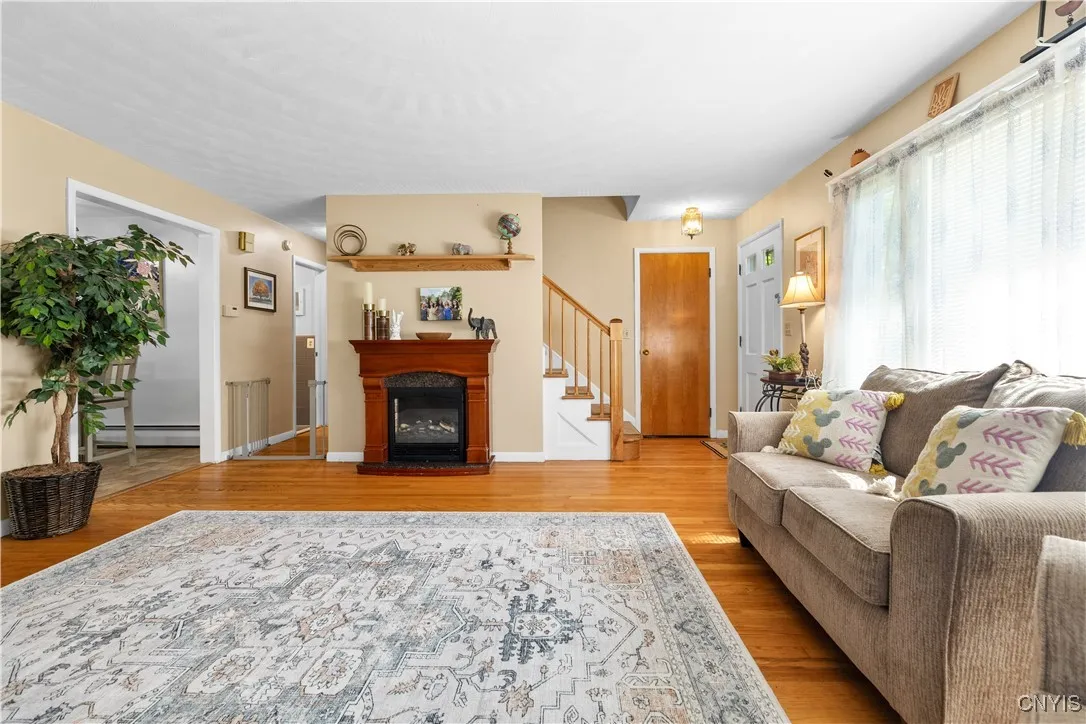 213 Washington Drive, New Hartford, New York 13413, New Hartford, New York 13413, 4 Bedrooms Bedrooms, 6 Rooms Rooms,2 BathroomsBathrooms,Residential,Closed,213 Washington Drive, New Hartford, New York 13413,S1610469