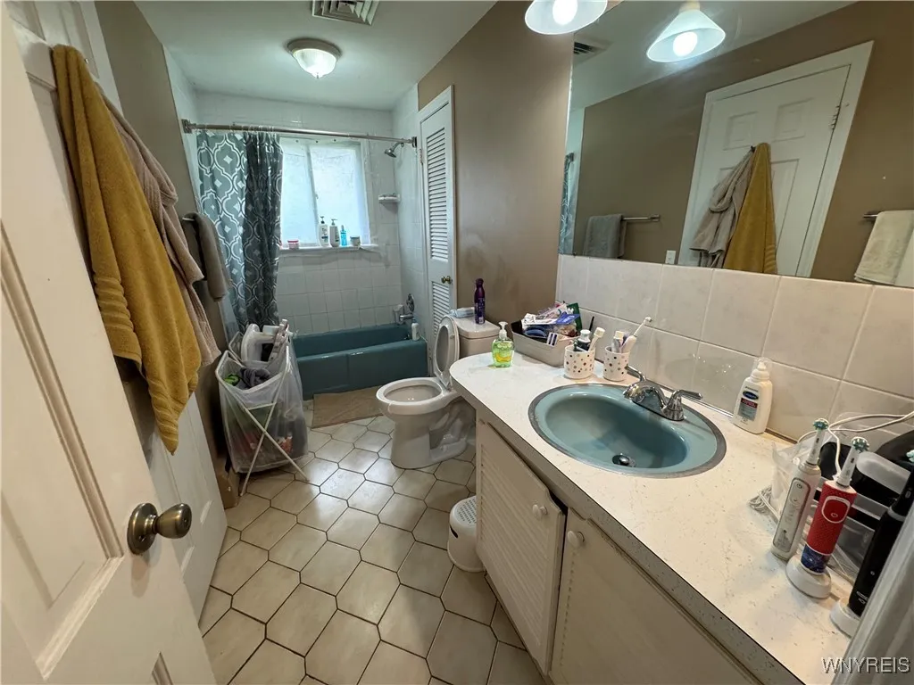 57 Brookdale Drive, Amherst, New York 14221, Amherst, New York 14221, 4 Bedrooms Bedrooms, 10 Rooms Rooms,1 BathroomBathrooms,Residential,For Sale,57 Brookdale Drive, Amherst, New York 14221,B1612013