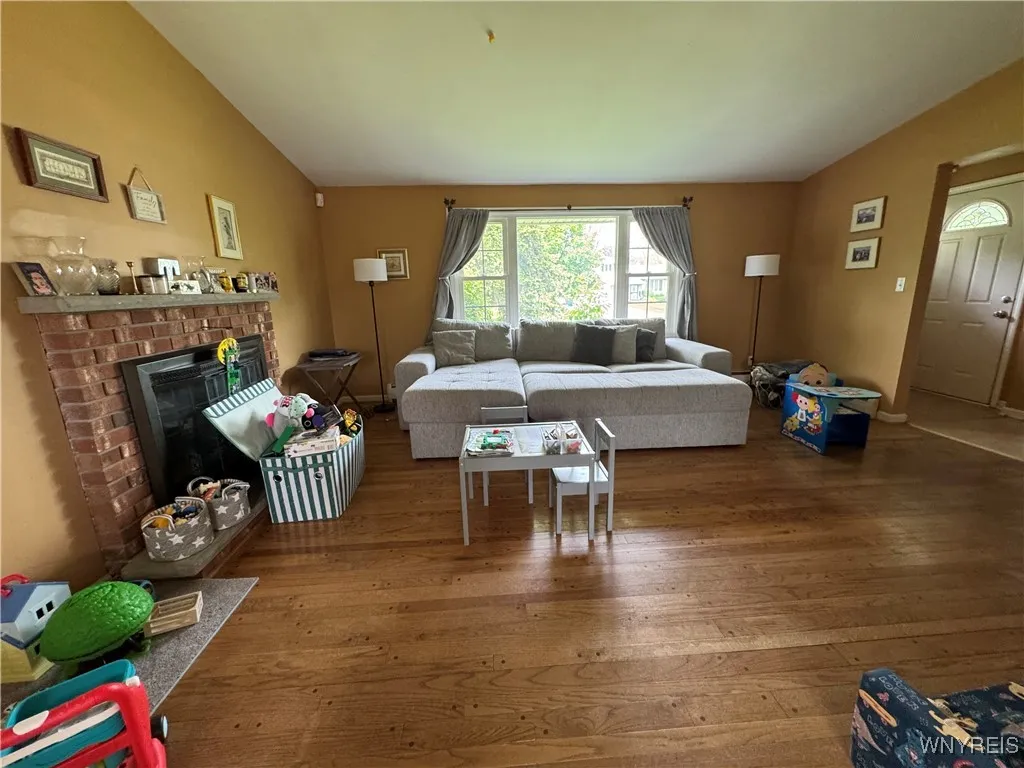 57 Brookdale Drive, Amherst, New York 14221, Amherst, New York 14221, 4 Bedrooms Bedrooms, 10 Rooms Rooms,1 BathroomBathrooms,Residential,For Sale,57 Brookdale Drive, Amherst, New York 14221,B1612013
