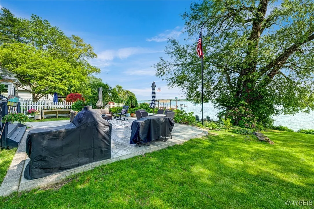 8431 West Rivershore Drive, Niagara Falls, New Yor, Niagara Falls, New York 14304, 4 Bedrooms Bedrooms, 10 Rooms Rooms,2 BathroomsBathrooms,Residential,For Sale,8431 West Rivershore Drive, Niagara Falls, New Yor,0,B1612454