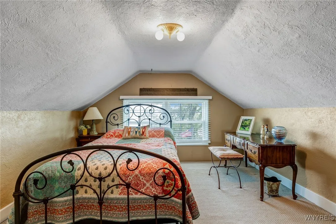 8431 West Rivershore Drive, Niagara Falls, New Yor, Niagara Falls, New York 14304, 4 Bedrooms Bedrooms, 10 Rooms Rooms,2 BathroomsBathrooms,Residential,For Sale,8431 West Rivershore Drive, Niagara Falls, New Yor,0,B1612454