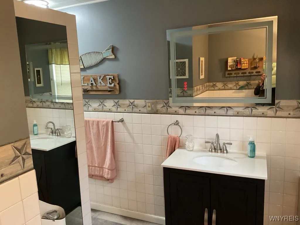 1164 Haeberle Avenue, Niagara Falls, New York 1430, Niagara Falls, New York 14301, 3 Bedrooms Bedrooms, 6 Rooms Rooms,1 BathroomBathrooms,Residential,Closed,1164 Haeberle Avenue, Niagara Falls, New York 1430,B1612618