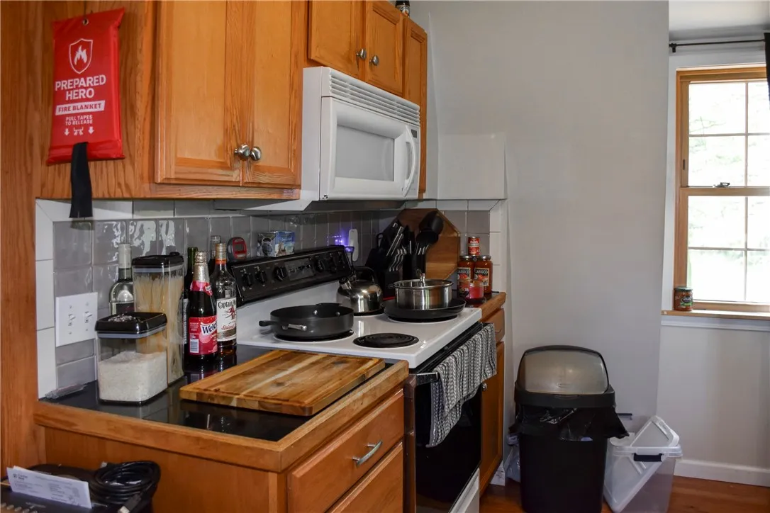 11415-11417 County Route 9, Prattsburgh, New York, Prattsburgh, New York 14873, 3 Bedrooms Bedrooms, 7 Rooms Rooms,2 BathroomsBathrooms,Residential,Closed,11415-11417 County Route 9, Prattsburgh, New York ,0,R1612897 11415-11417 County Route 9, Prattsburgh, New York, Prattsburgh, New York 14873, 3 Bedrooms Bedrooms, 7 Rooms Rooms,2 BathroomsBathrooms,Residential,Closed,11415-11417 County Route 9, Prattsburgh, New York ,0,R1612897